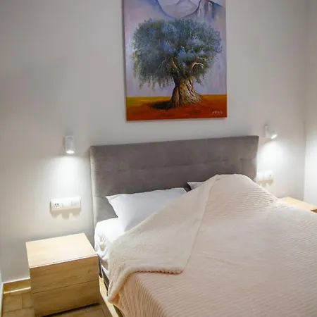 Minimal House Apartment Paralia Katerinis